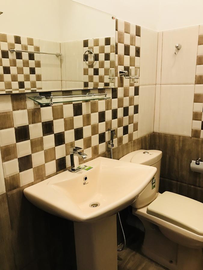Готель Travellers Halt Ратнапура Екстер'єр фото